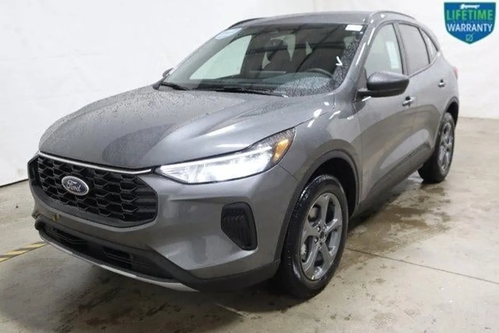 2025 Ford Escape ST-Line photo 1