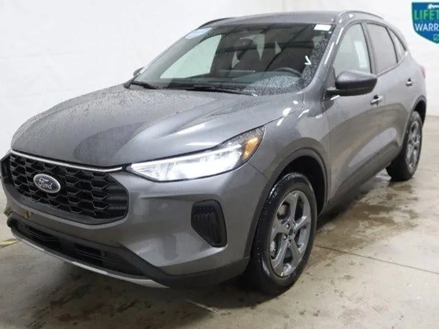 2025 Ford Escape ST-Line photo 1