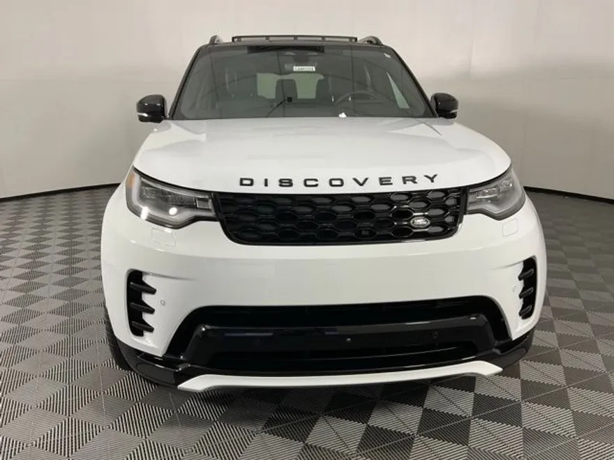 2024 Land Rover Discovery P360 Dynamic SE photo 1