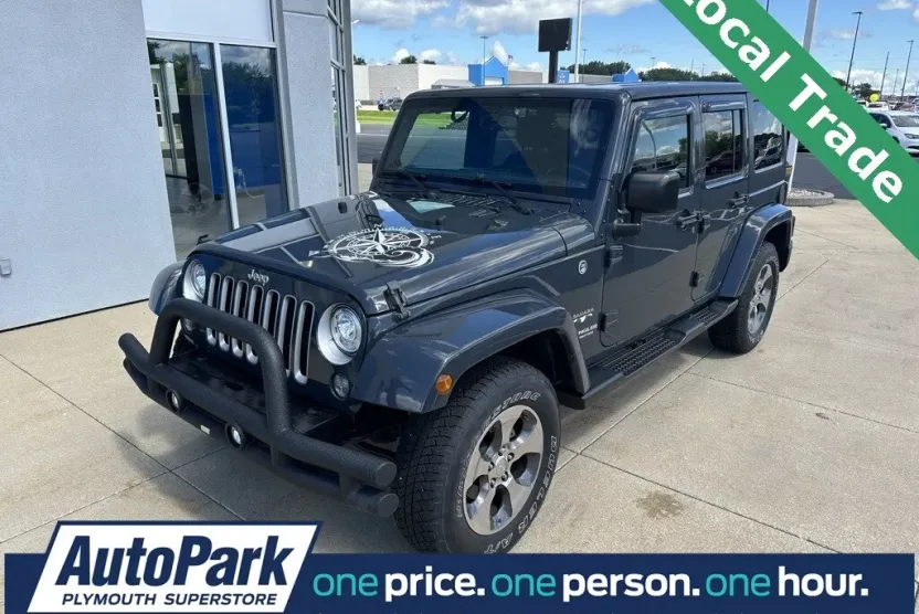 2017 Jeep Wrangler Unlimited Sahara photo 1