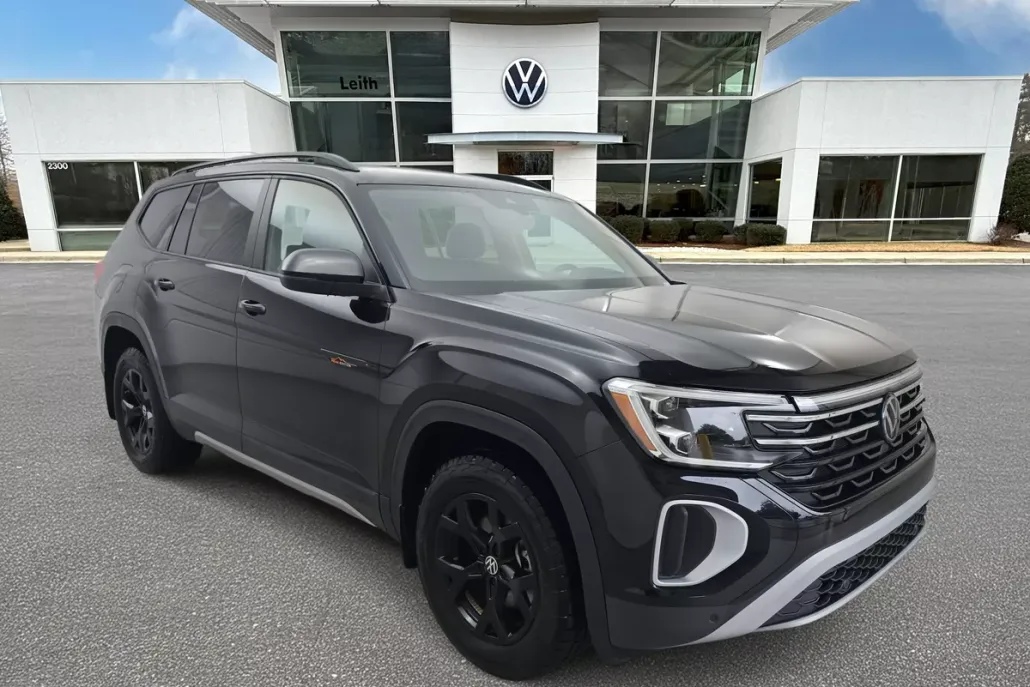 2024 Volkswagen Atlas Peak Edition SEL photo 1