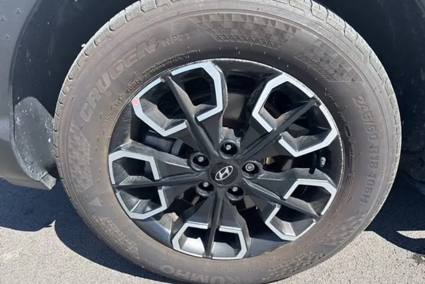 2023 Hyundai Santa Cruz SE photo 1