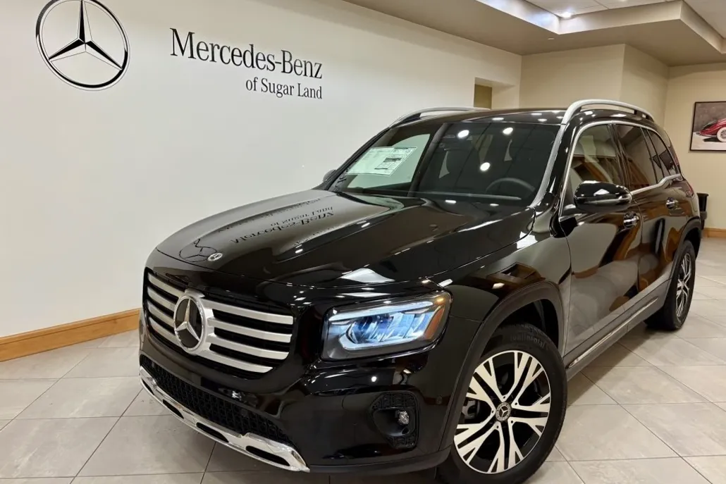 2025 Mercedes Benz GLB 250 photo 1