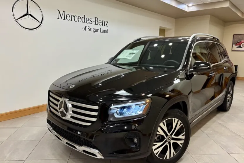 2025 Mercedes Benz GLB 250 photo 1