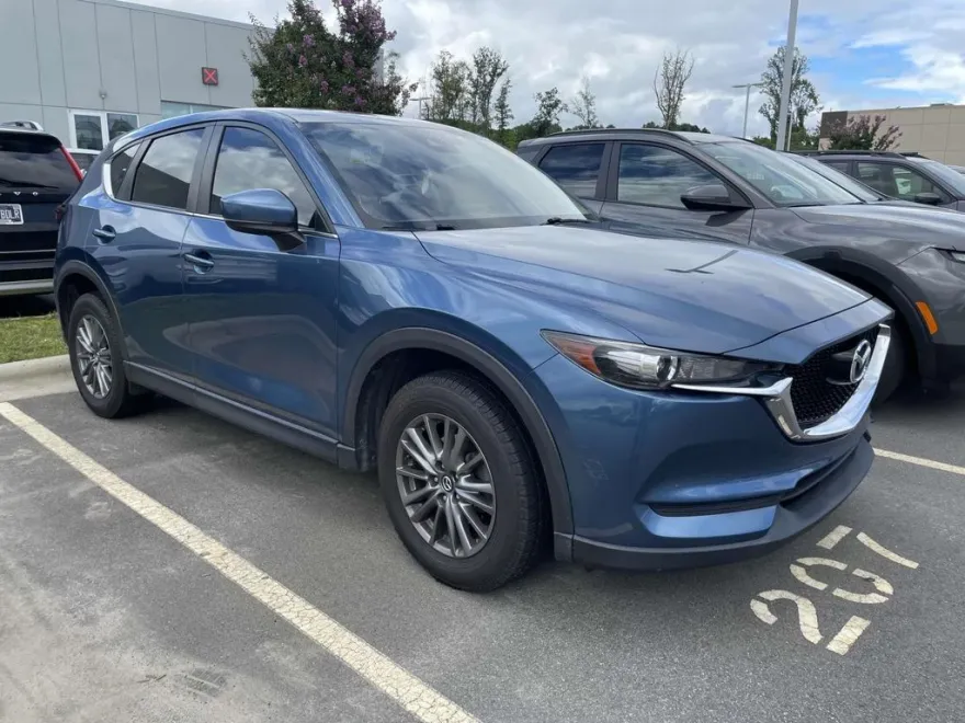 2017 Mazda CX-5 Touring photo 1