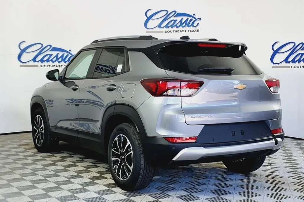 2026 Chevrolet Trailblazer LT photo 1