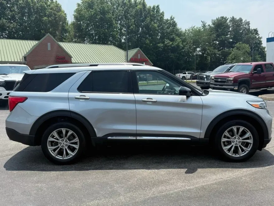 2023 Ford Explorer Limited photo 1