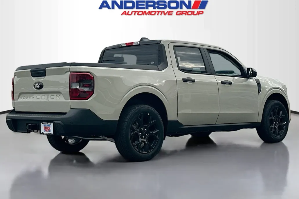2025 Ford Maverick XLT photo 1