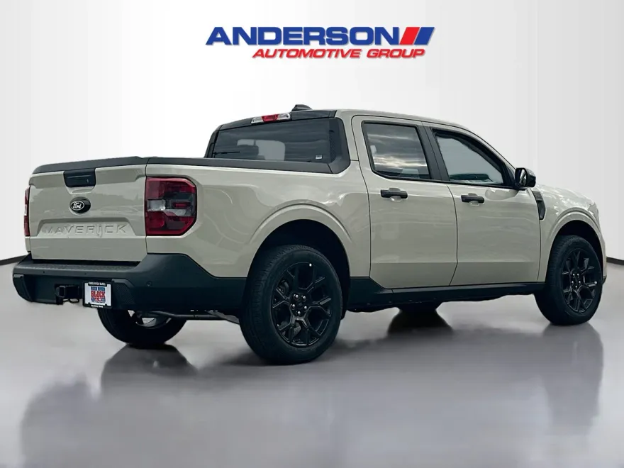 2025 Ford Maverick XLT photo 1