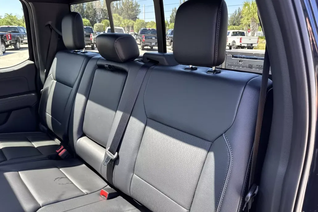 2025 Ford F-150 Lariat photo 1