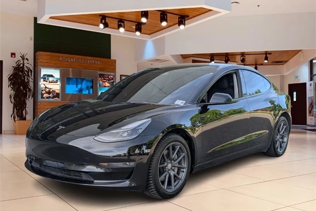 2022 Tesla Model 3 Long Range photo 1