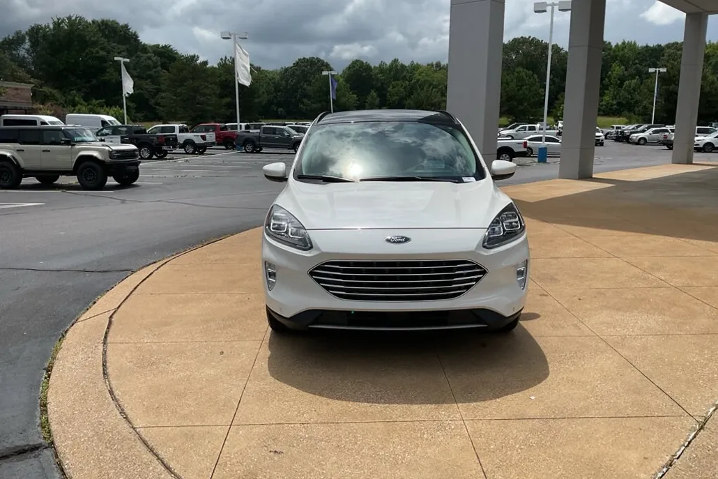 2022 Ford Escape Titanium photo 1