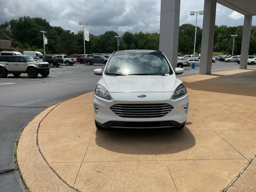 2022 Ford Escape Titanium photo 1