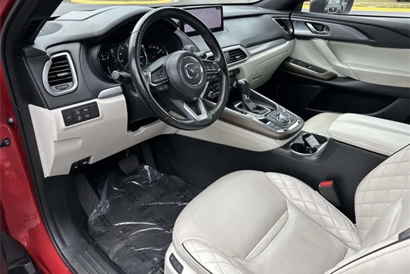 2022 Mazda CX-9 Signature photo 1