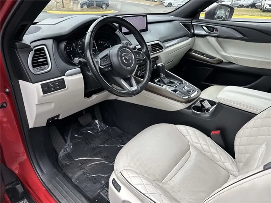 2022 Mazda CX-9 Signature photo 1
