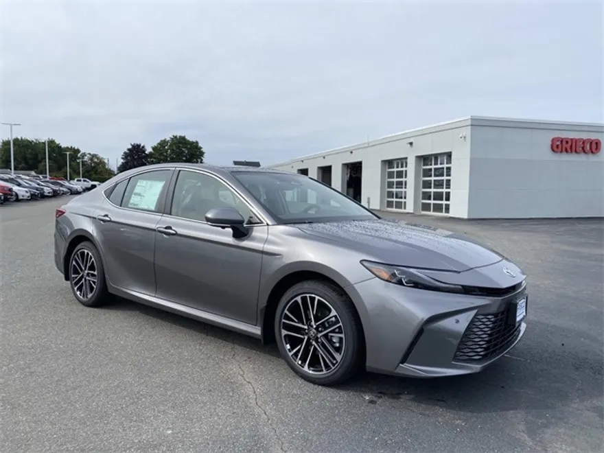 2025 Toyota Camry XLE photo 1