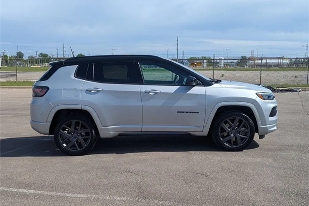 2024 Jeep Compass Limited photo 1