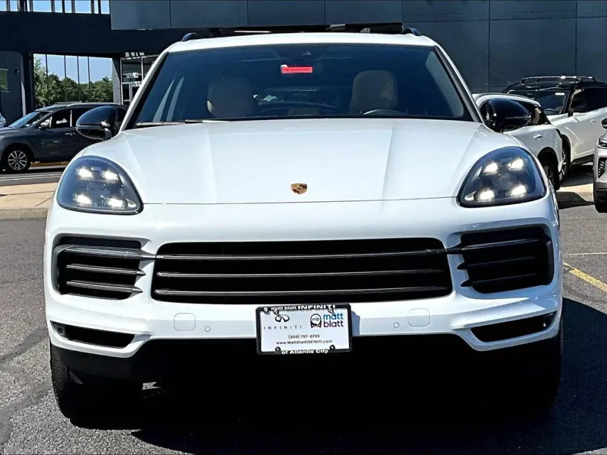 2023 Porsche Cayenne Platinum Edition photo 3