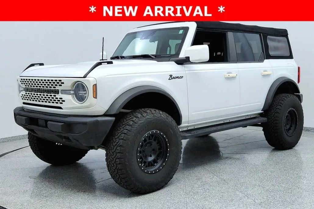2022 Ford Bronco Outer Banks photo 1