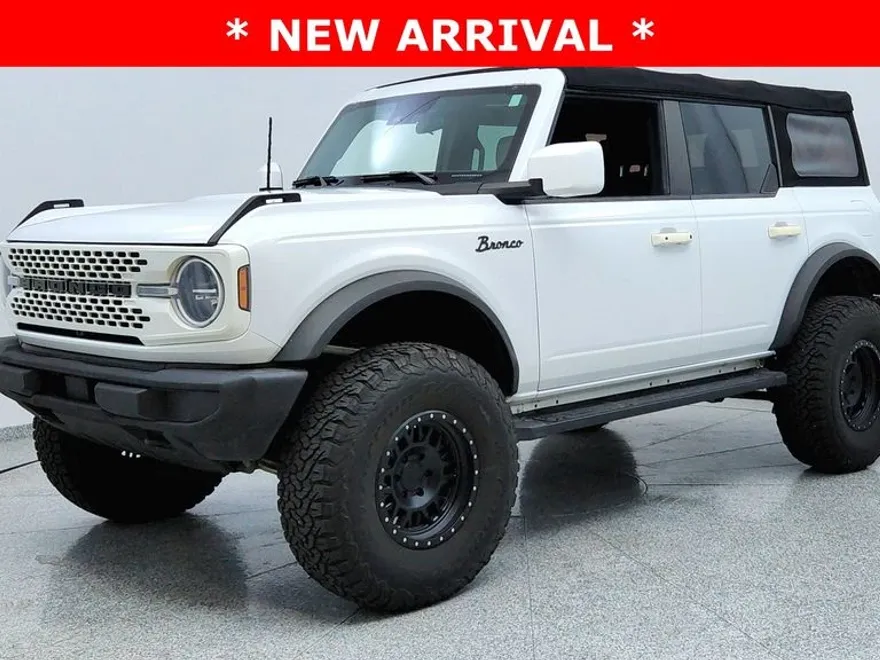 2022 Ford Bronco Outer Banks photo 1