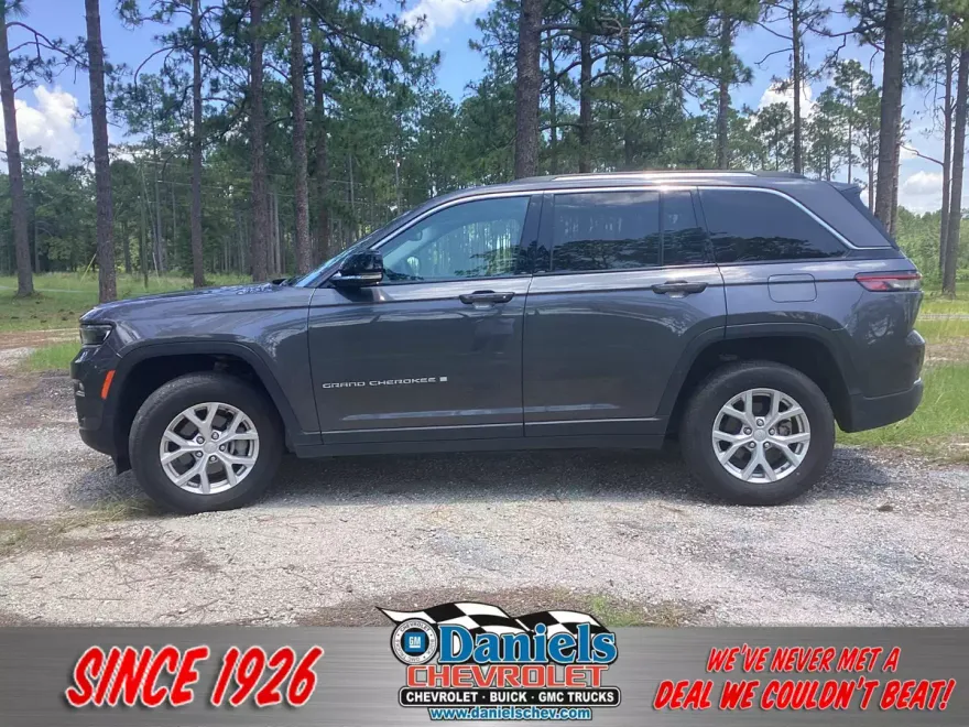 2023 Jeep Grand Cherokee Limited photo 1