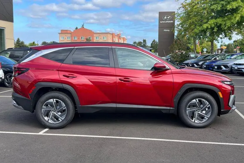 2025 Hyundai Tucson Hybrid photo 1