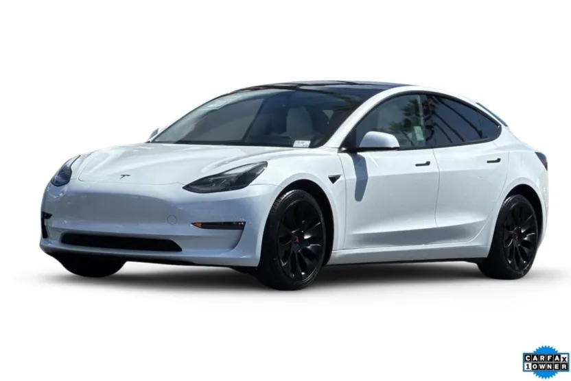 2023 Tesla Model 3 photo 1