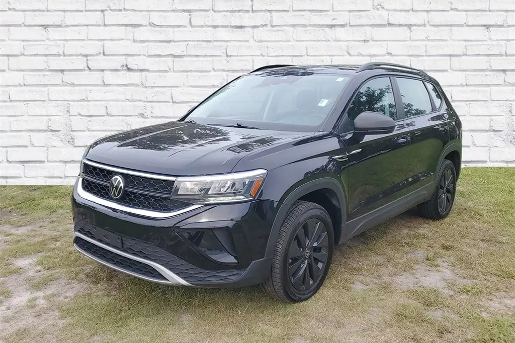 2024 Volkswagen Taos S photo 1