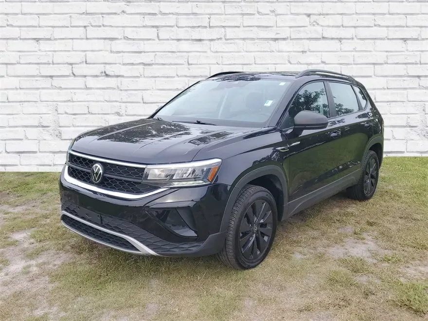 2024 Volkswagen Taos S photo 1