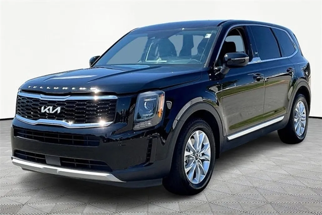 2022 Kia Telluride LX photo 1