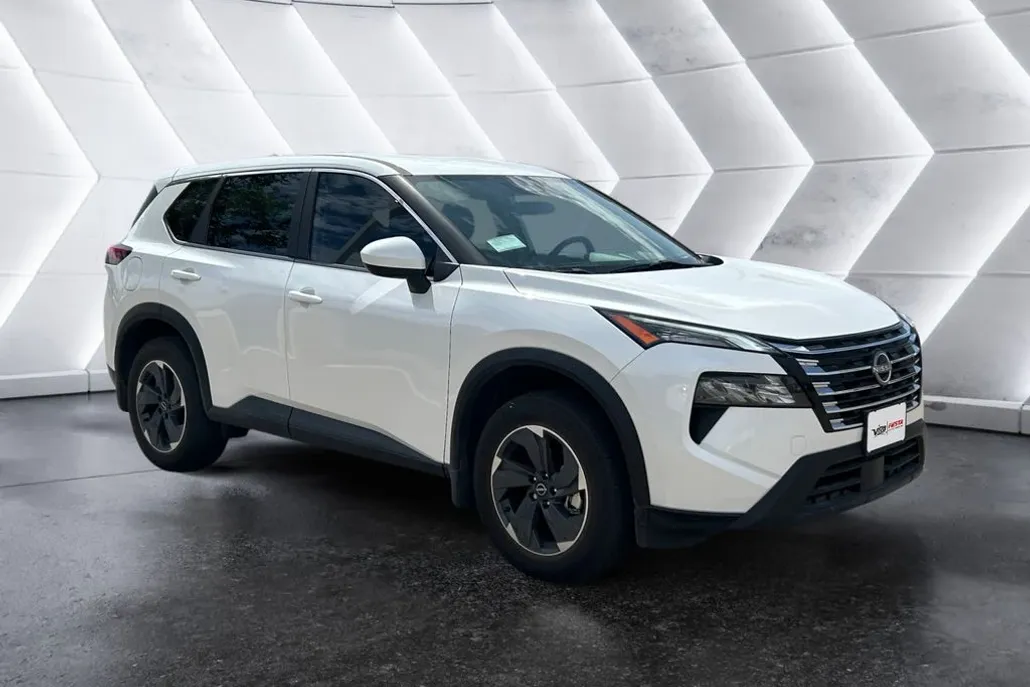 2024 Nissan Rogue SV photo 1