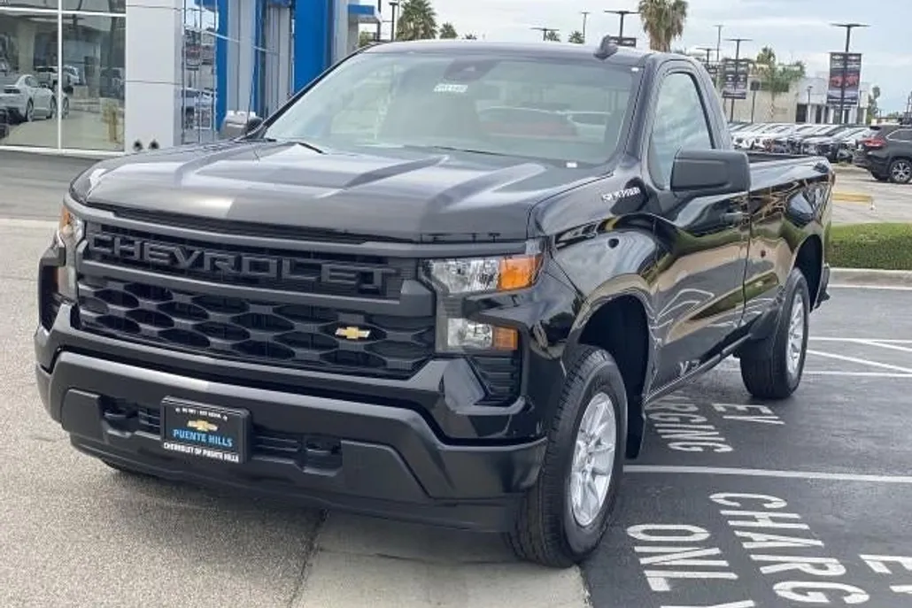 2025 Chevrolet Silverado 1500 photo 1