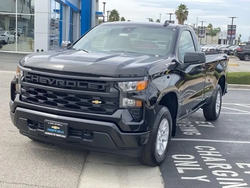2025 Chevrolet Silverado 1500 photo 1