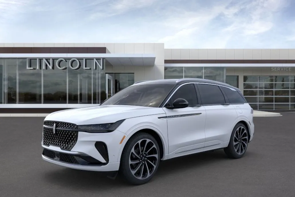 2024 Lincoln Nautilus Black Label photo 1