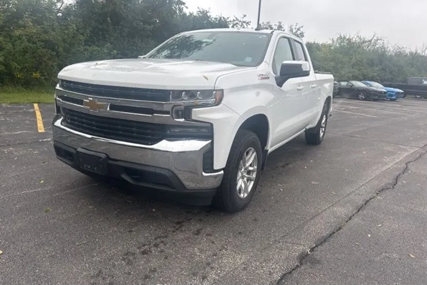 2020 Chevrolet Silverado 1500 LT photo 1