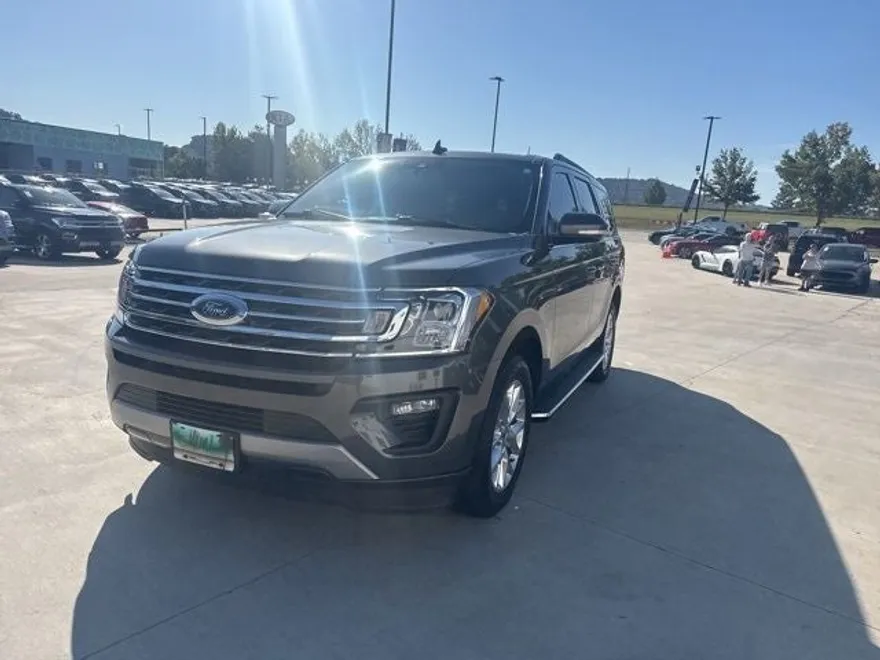 2021 Ford Expedition XLT photo 1