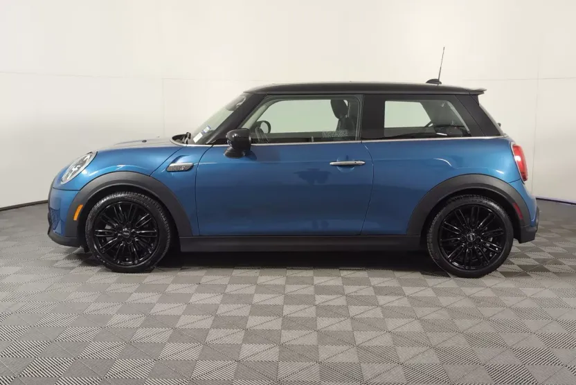 2022 Mini Cooper 2 Door Hardtop S photo 1