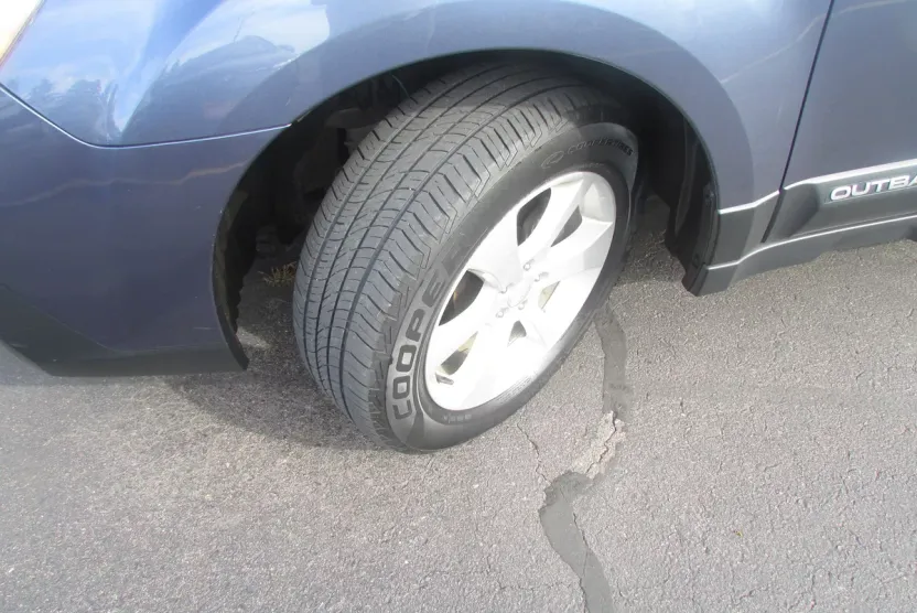 2013 Subaru Outback 2.5i Premium photo 1