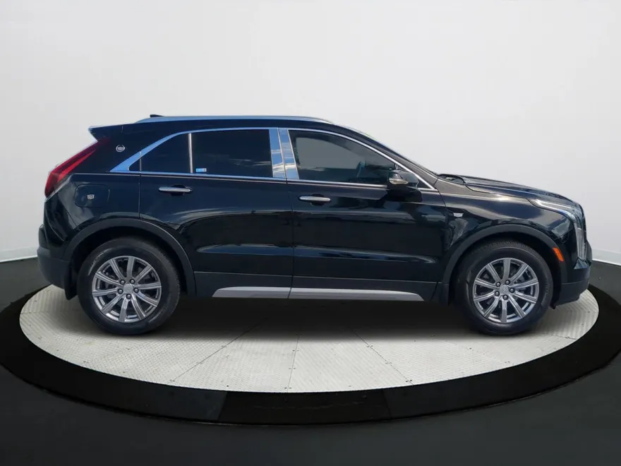 2021 Cadillac XT4 Premium Luxury photo 1