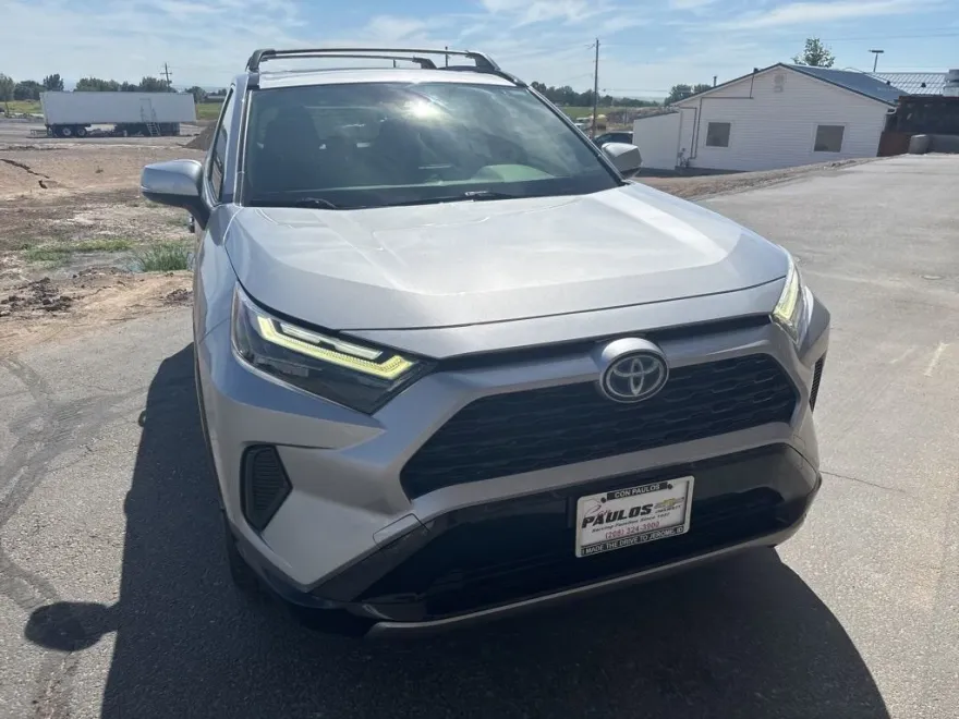 2022 Toyota RAV4 Hybrid SE photo 1