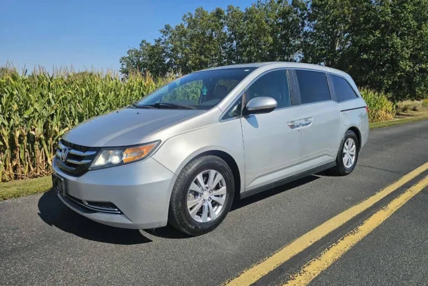 2015 Honda Odyssey EX-L photo 1