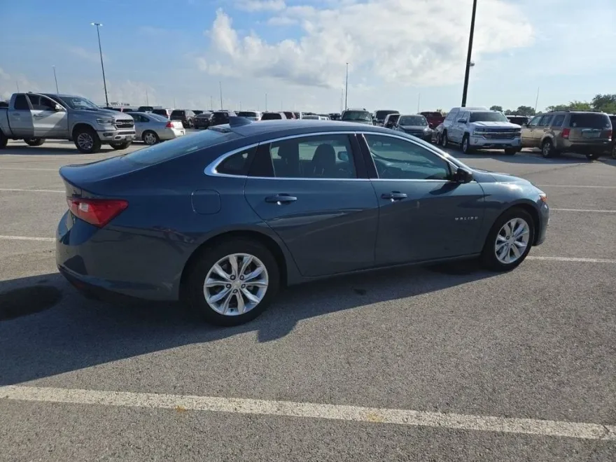 2024 Chevrolet Malibu 1LT photo 1