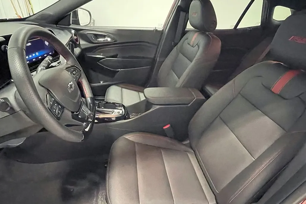 2025 Chevrolet Trax photo 1