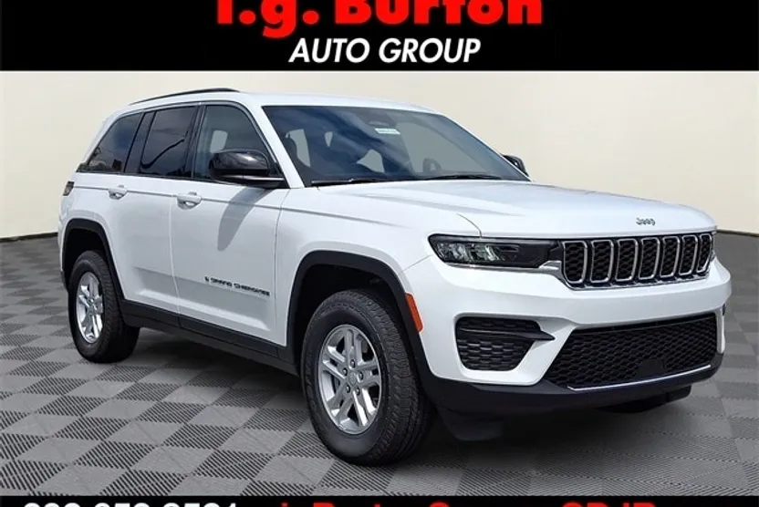2025 Jeep Grand Cherokee Laredo photo 1