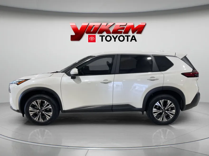2023 Nissan Rogue SV photo 1