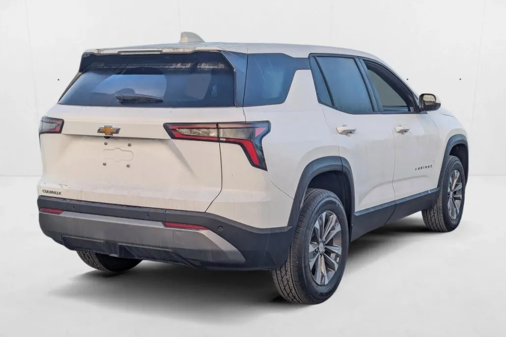 2025 Chevrolet Equinox LT photo 1
