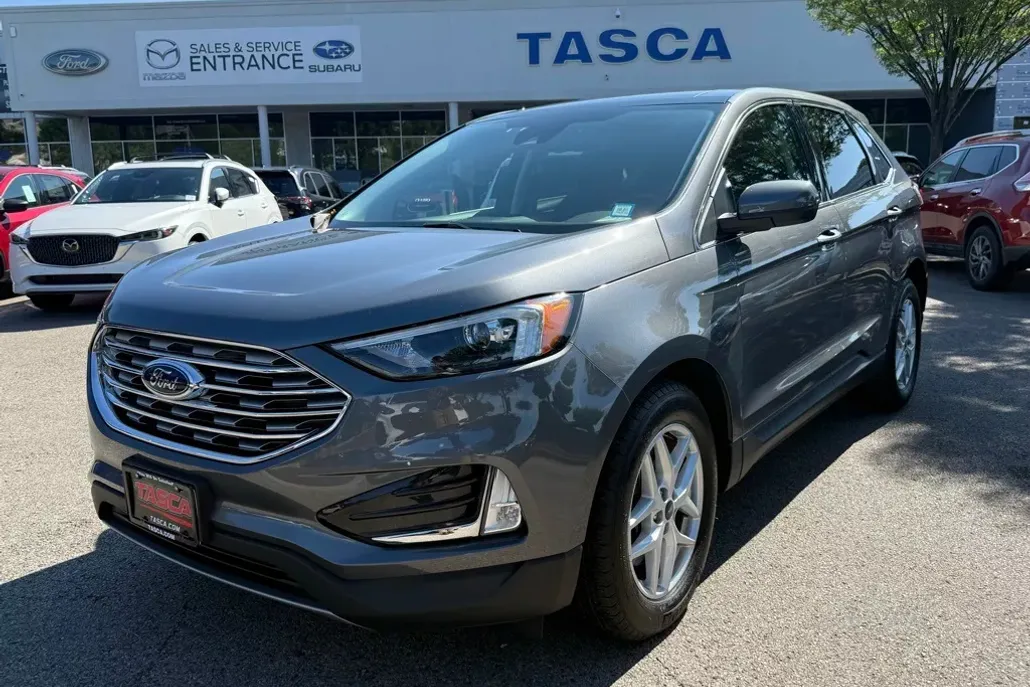 2022 Ford Edge SEL photo 1