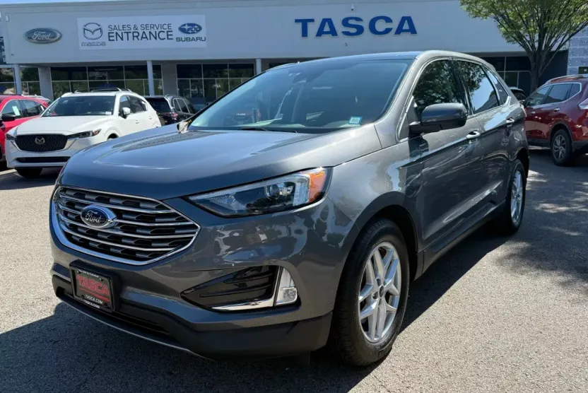 2022 Ford Edge SEL photo 1