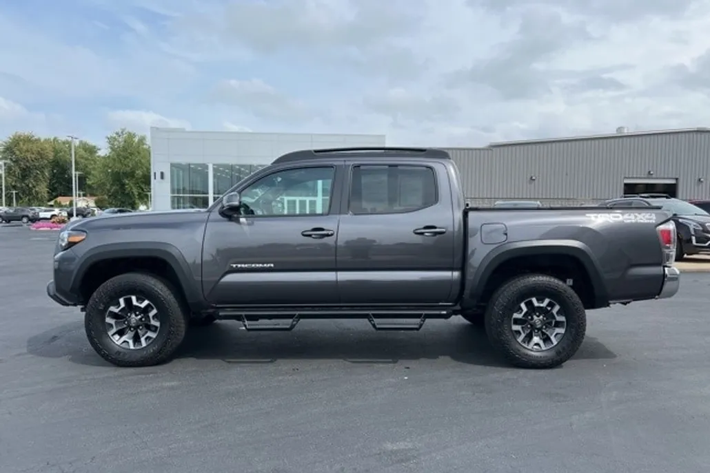 2023 Toyota Tacoma TRD Off-Road Double Cab photo 1