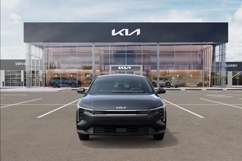 2025 Kia K4 LXS photo 1